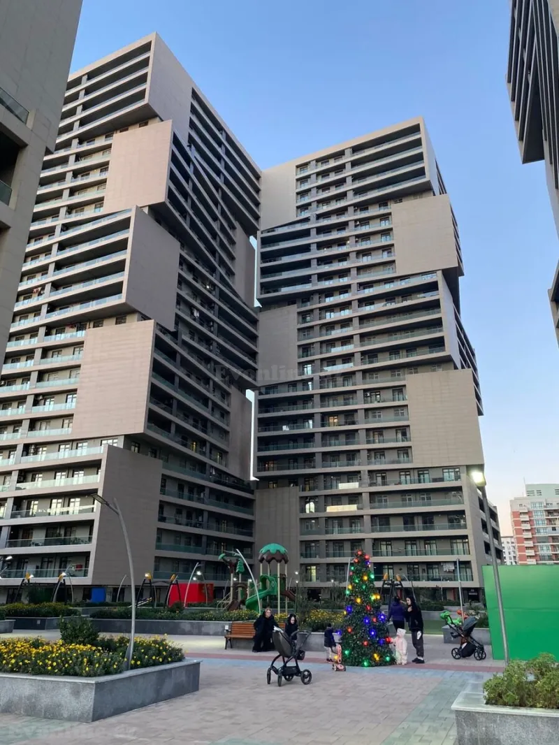 Satılır 4 otaqlı Mənzil Yeni tikili 178 m² 8 Noyabr m.