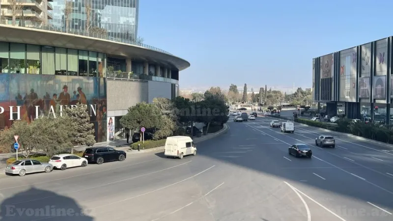 Kirayə verilir Ofis 100 m² Səbail r.