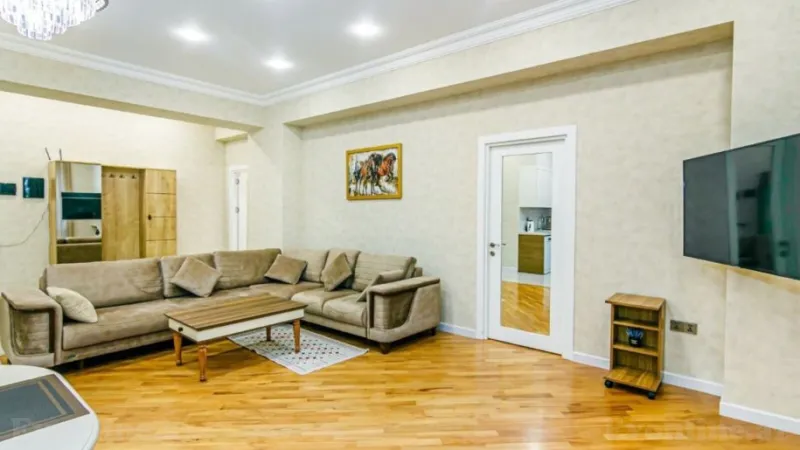 Kirayə verilir 3 otaqlı Mənzil Yeni tikili 100 m² İçərişəhər m. - şəkil 5