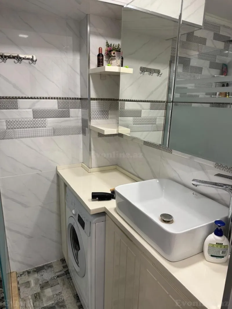 Satılır 3 otaqlı Mənzil Yeni tikili 70 m² Gənclik m. - şəkil 3