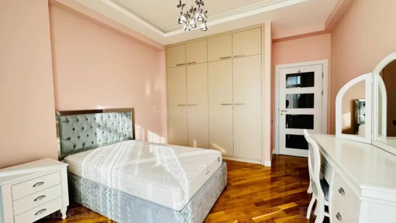 Kirayə verilir 4 otaqlı Mənzil Yeni tikili 180 m² 28 May m. - şəkil 8