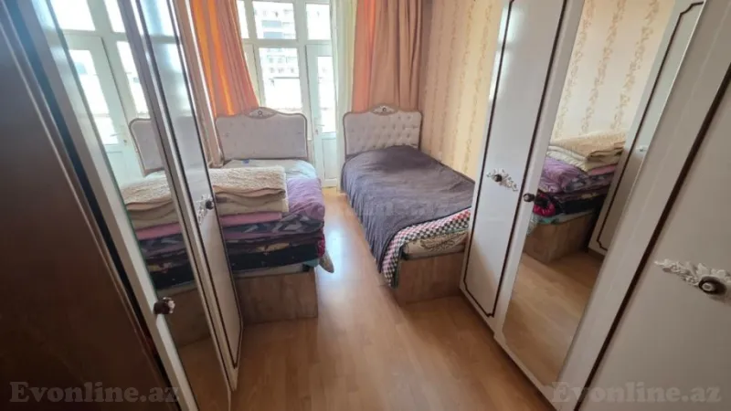 Satılır 2 otaqlı Mənzil Köhnə tikili 65 m² Elmlər Akademiyası m. - şəkil 4