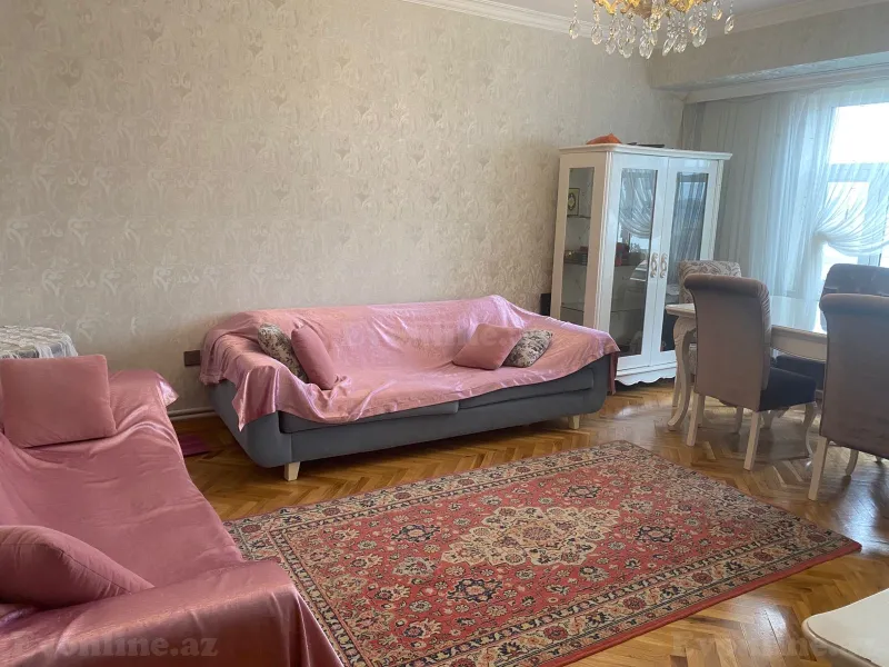 Bakı, Binəqədi r., 7-ci mikrorayonda 4 otaqlı mənzil kirayə verilir