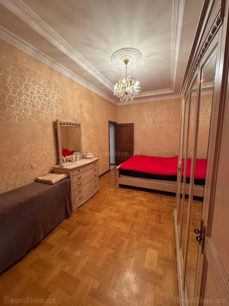 Satılır 3 otaqlı Mənzil Yeni tikili 175 m² Nəsimi r. - şəkil 12