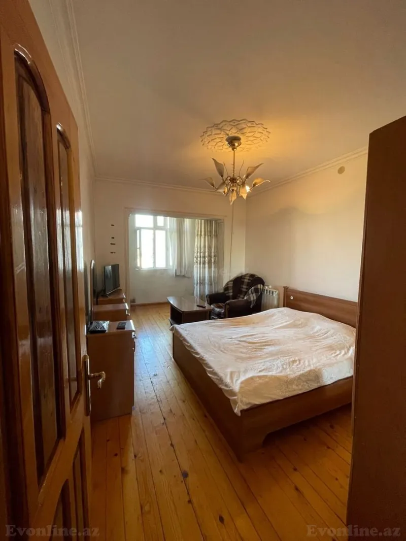 Satılır 2 otaqlı Mənzil Köhnə tikili 65 m² 8 Noyabr m. - şəkil 6