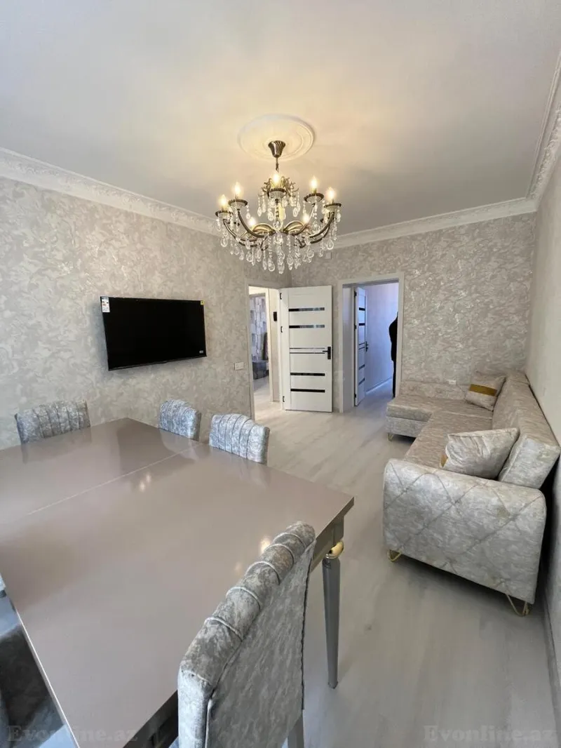 Kirayə verilir 3 otaqlı Mənzil Köhnə tikili 70 m² İçərişəhər m.