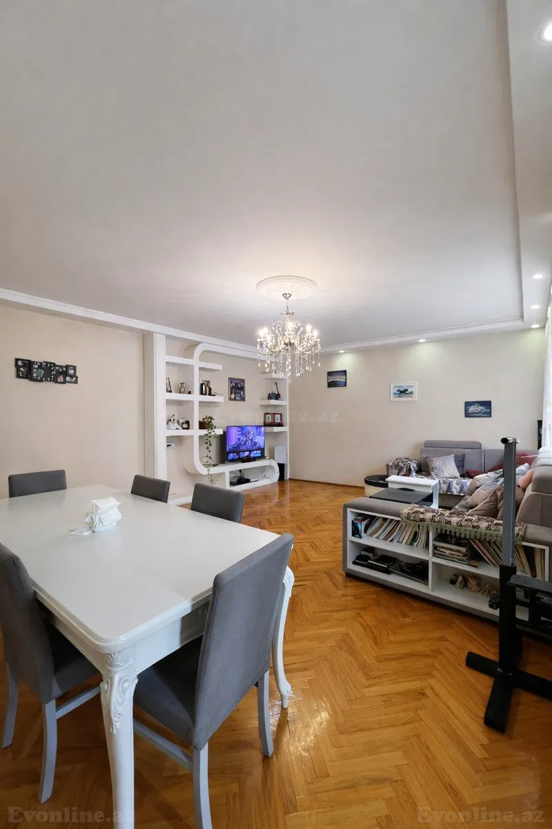 Satılır 5 otaqlı Mənzil Köhnə tikili 130 m² Yeni Yasamal - şəkil 3