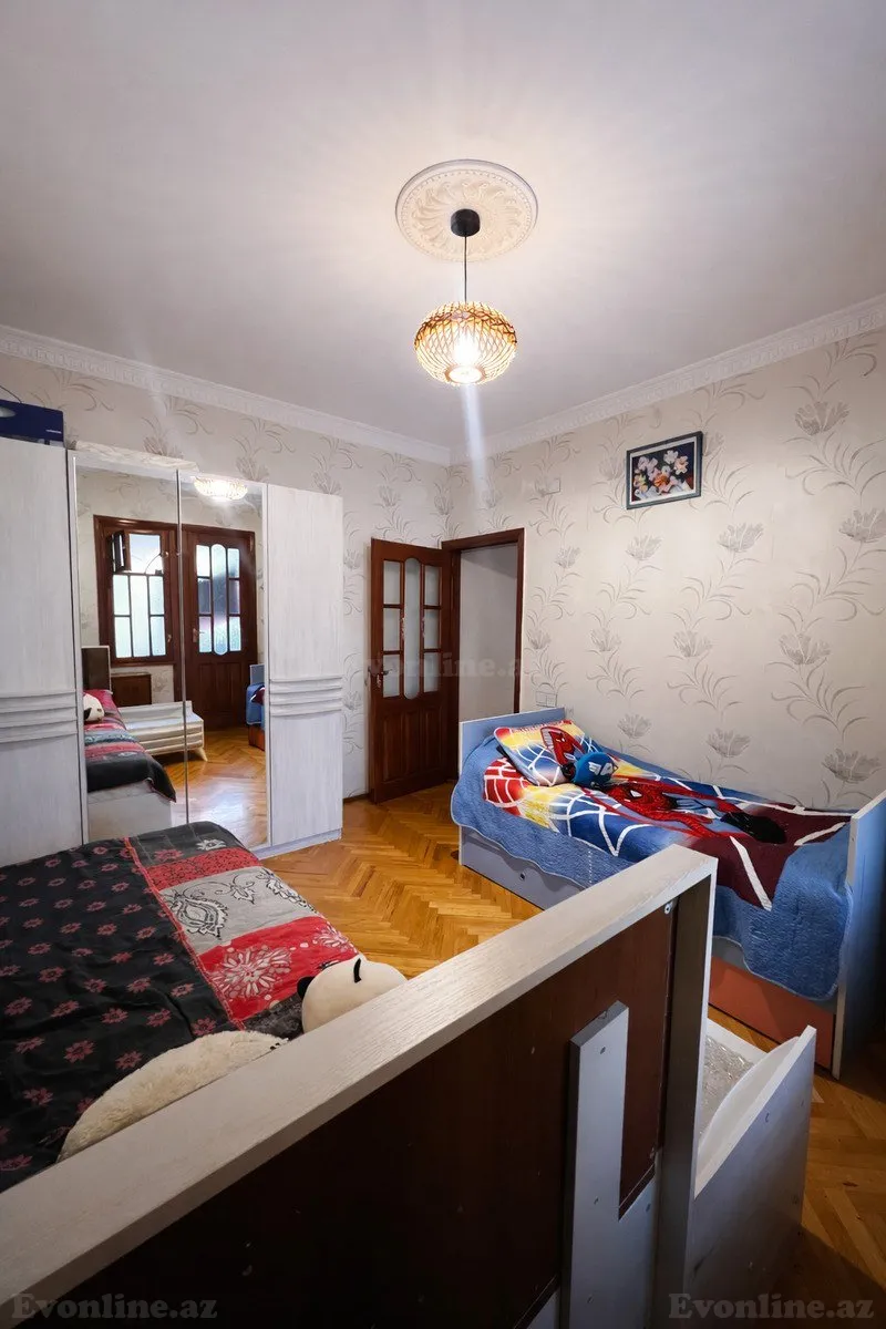 Satılır 5 otaqlı Mənzil Köhnə tikili 130 m² Yeni Yasamal - şəkil 6