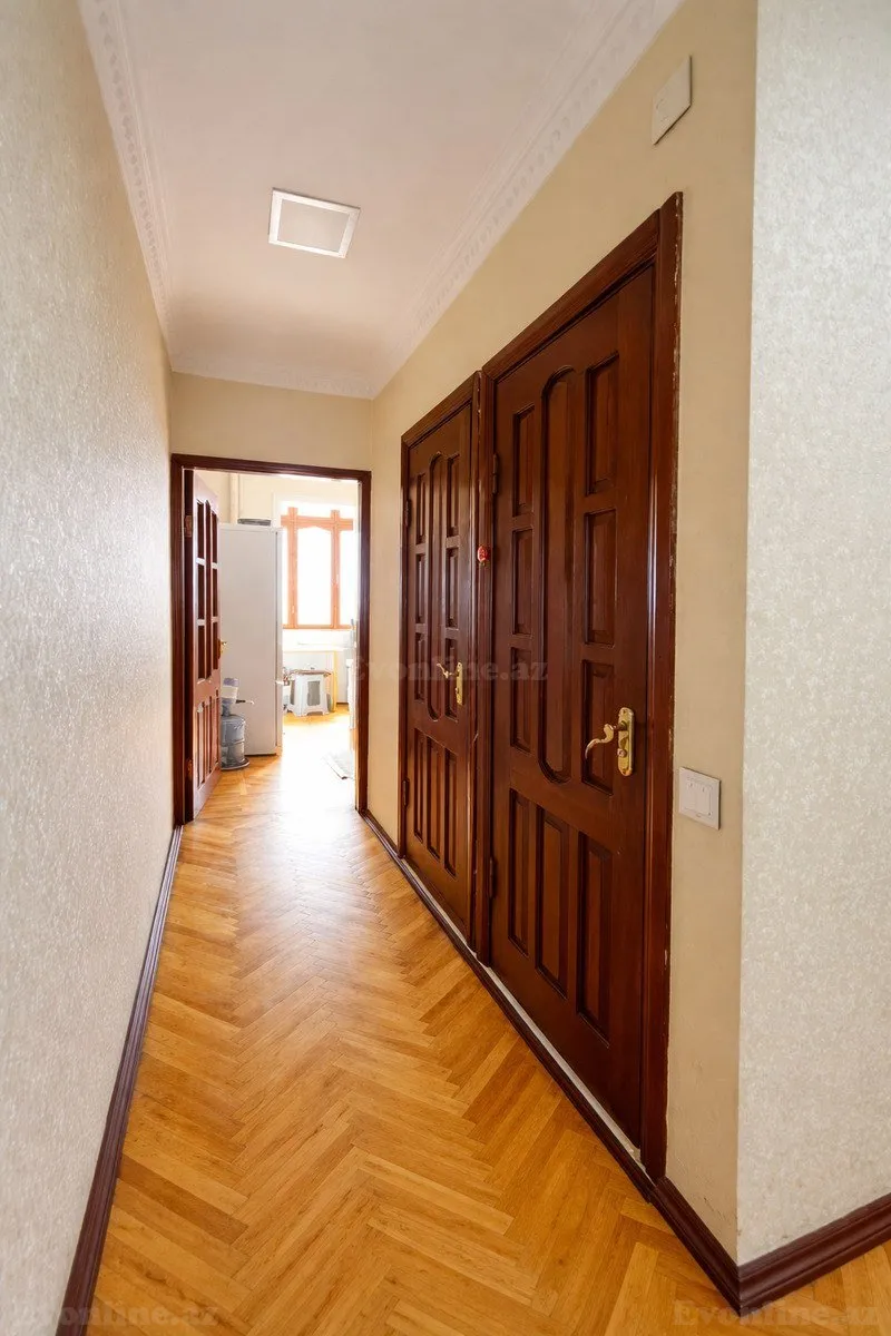 Satılır 5 otaqlı Mənzil Köhnə tikili 130 m² Yeni Yasamal - şəkil 7