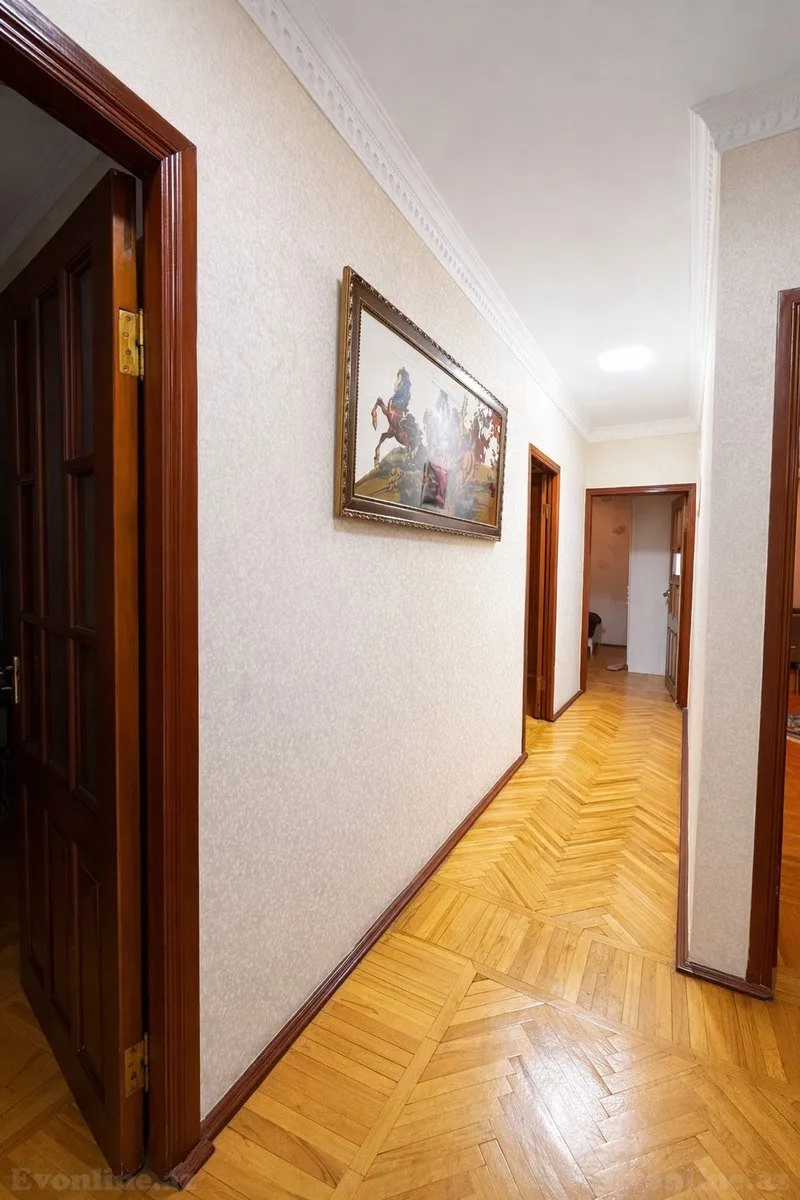 Satılır 5 otaqlı Mənzil Köhnə tikili 130 m² Yeni Yasamal - şəkil 10