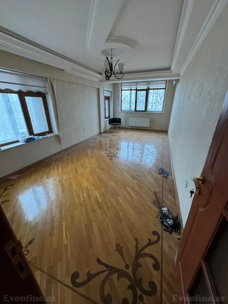 Satılır 2 otaqlı Mənzil Köhnə tikili 75 m² Xətai m.