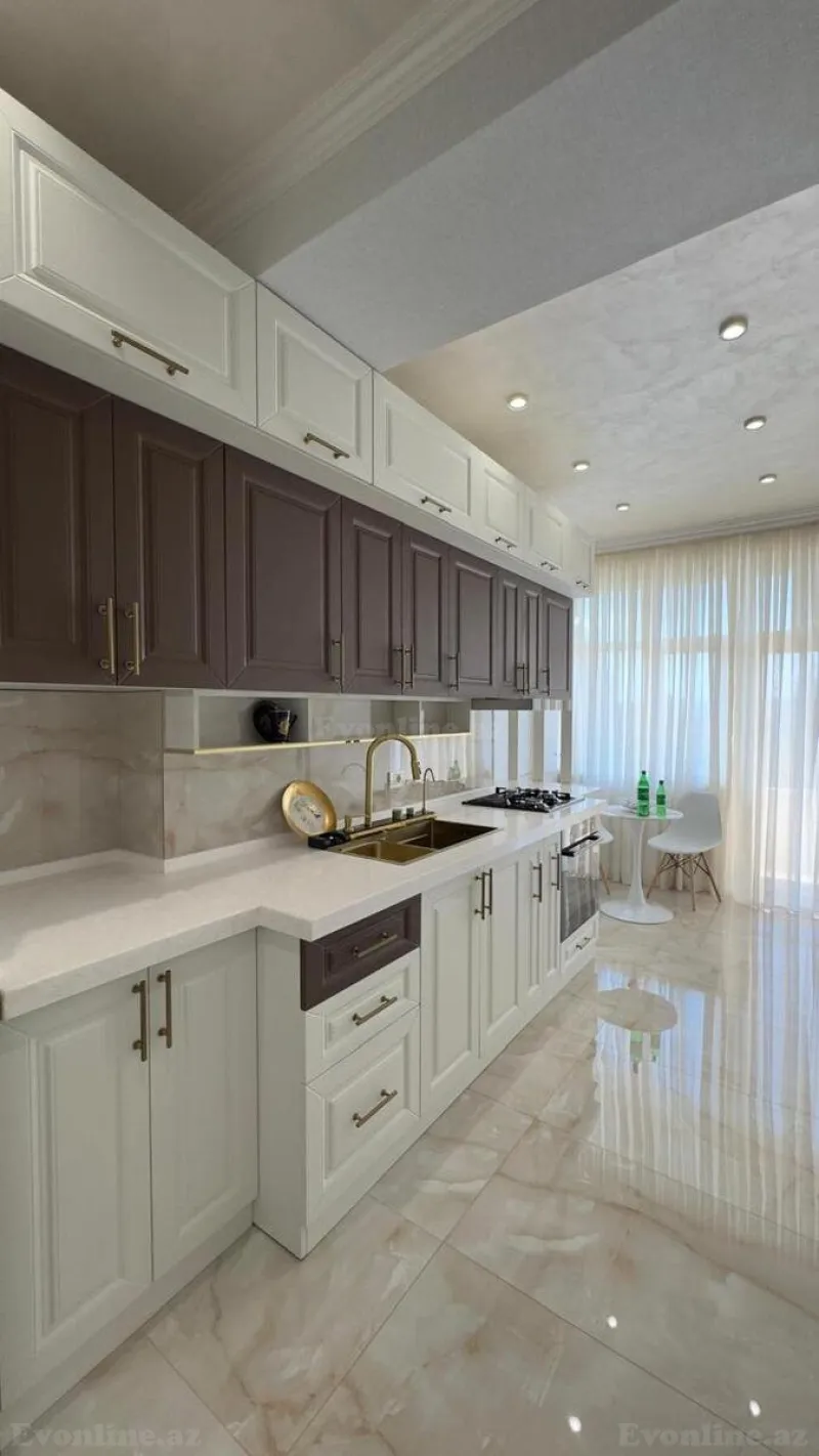 Satılır 4 otaqlı Mənzil Yeni tikili 145 m² Həzi Aslanov