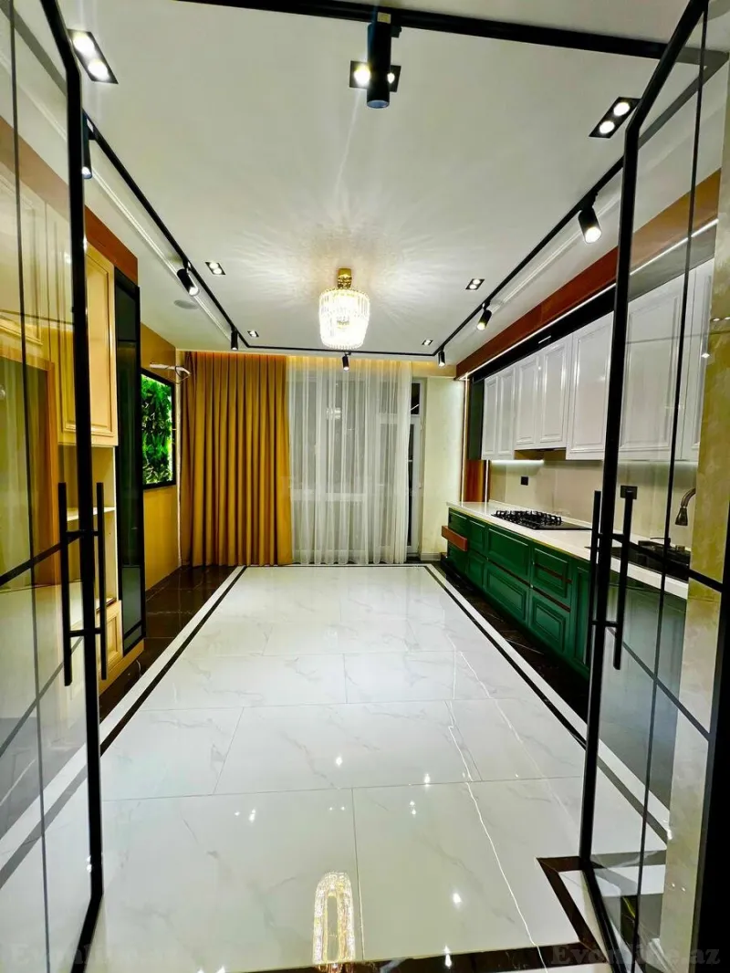 Satılır 4 otaqlı Mənzil Yeni tikili 186 m² Qara Qarayev m.