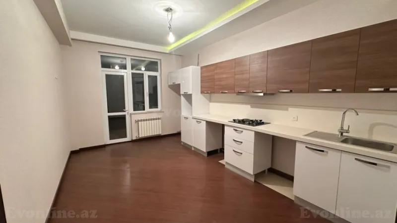 Kirayə verilir Ofis 131 m² Gənclik m.