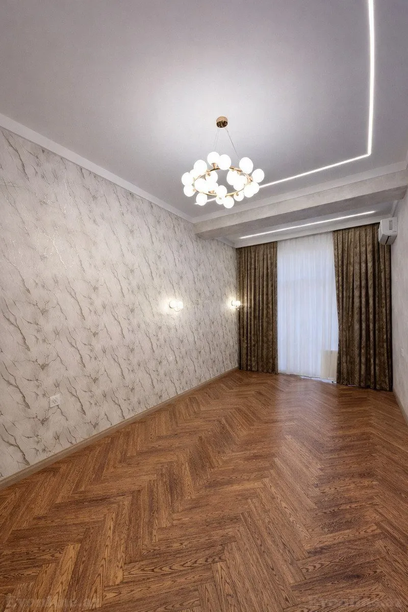 Satılır 4 otaqlı Mənzil Yeni tikili 195 m² 28 May m. - şəkil 6