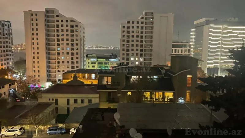 Satılır 3 otaqlı Mənzil Köhnə tikili 72 m² Bayıl