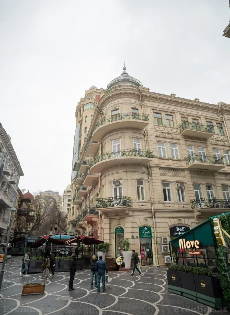 Kirayə verilir 4 otaqlı Mənzil Köhnə tikili 200 m² İçərişəhər m. - şəkil 3