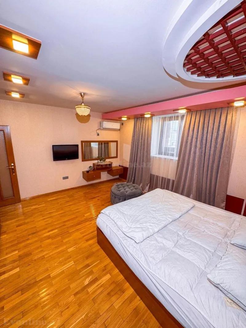 Kirayə verilir 4 otaqlı Mənzil Köhnə tikili 200 m² İçərişəhər m. - şəkil 14