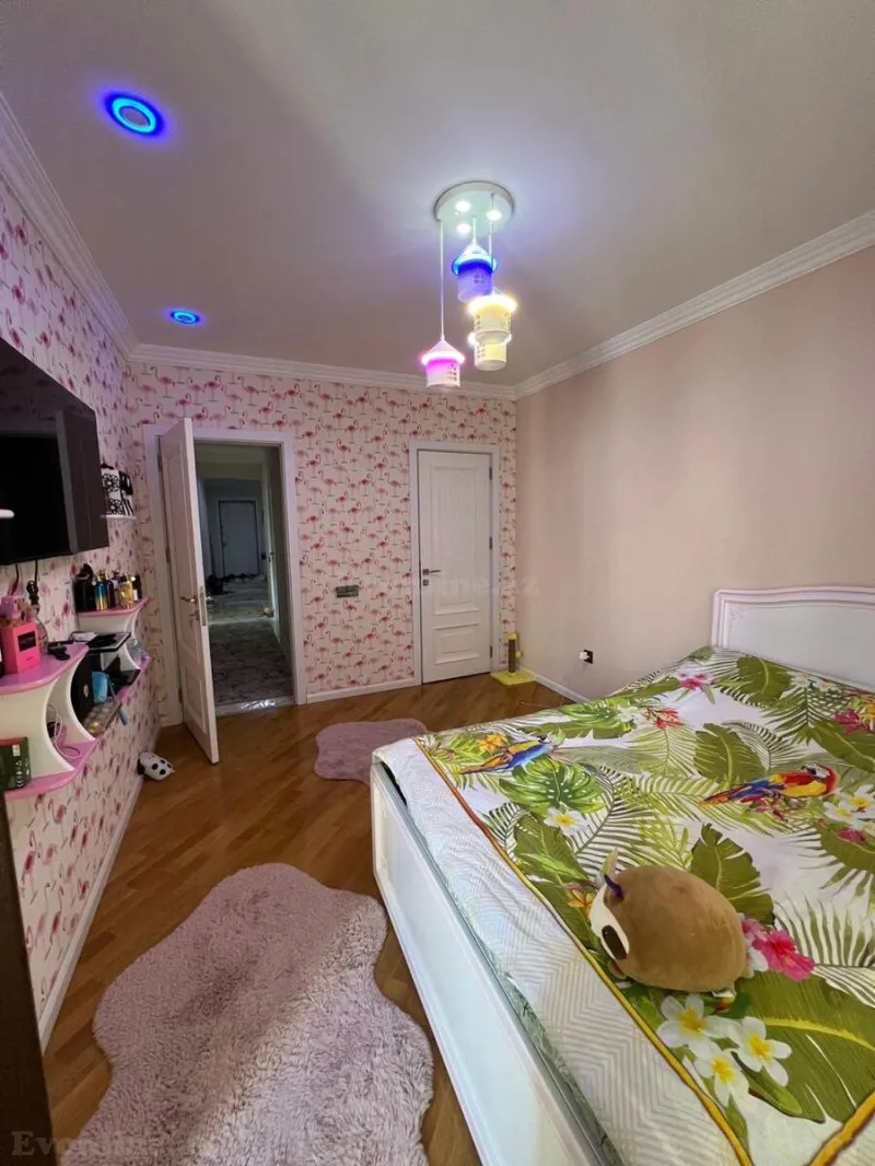 Satılır 3 otaqlı Mənzil Yeni tikili 130 m² 8 Noyabr m. - şəkil 5