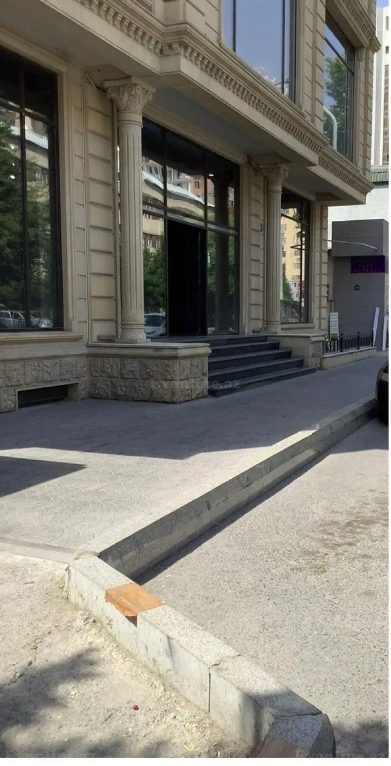 Satılır Obyekt 1852 m² Gənclik m.