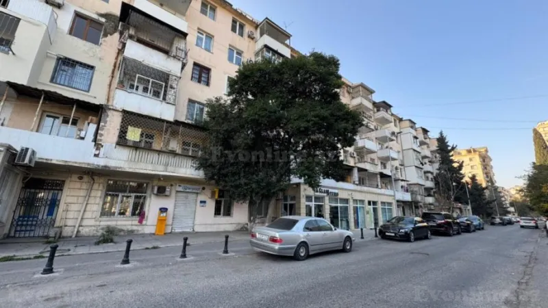 Satılır 3 otaqlı Mənzil Köhnə tikili 85 m² Elmlər Akademiyası m. - şəkil 2