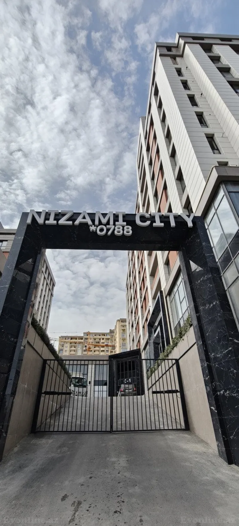 Satılır 3 otaqlı Mənzil Yeni tikili 101 m² Yasamal