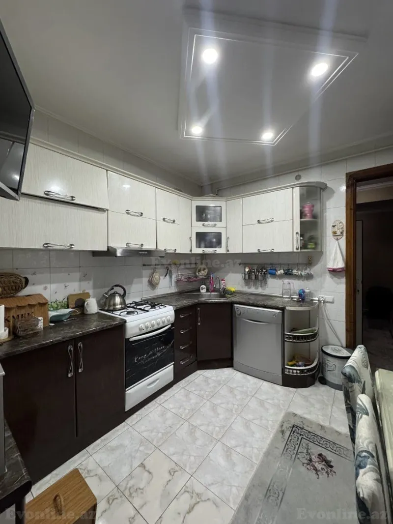 Satılır 4 otaqlı Mənzil Köhnə tikili 113 m² Sabunçu r. - şəkil 14