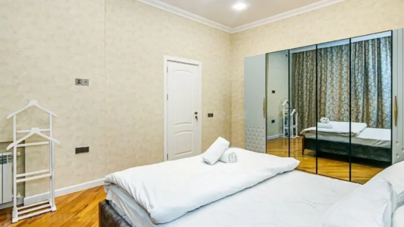 Kirayə verilir 3 otaqlı Mənzil Yeni tikili 116 m² Sahil m. - şəkil 8