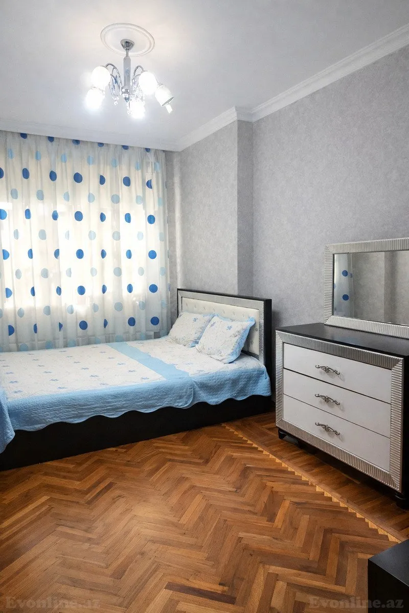 Satılır 3 otaqlı Mənzil Köhnə tikili 80 m² Əhmədli m. - şəkil 2