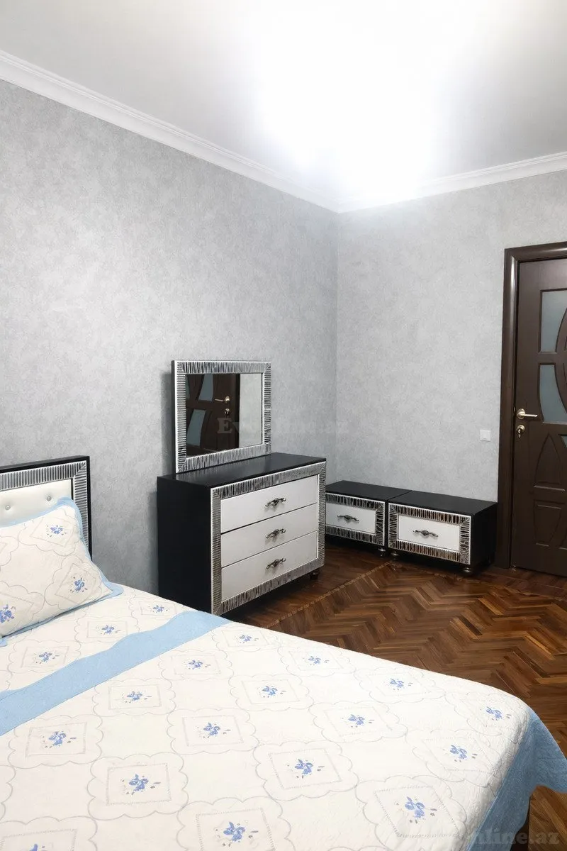 Satılır 3 otaqlı Mənzil Köhnə tikili 80 m² Əhmədli m. - şəkil 3