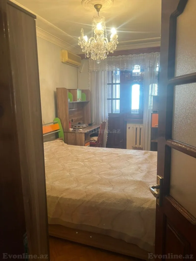 Satılır 3 otaqlı Mənzil Köhnə tikili 85 m² Xalqlar Dostluğu m. - şəkil 3