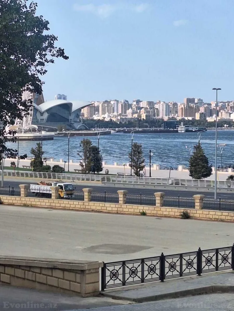 Satılır 2 otaqlı Mənzil Köhnə tikili 56 m² Səbail r. - şəkil 10