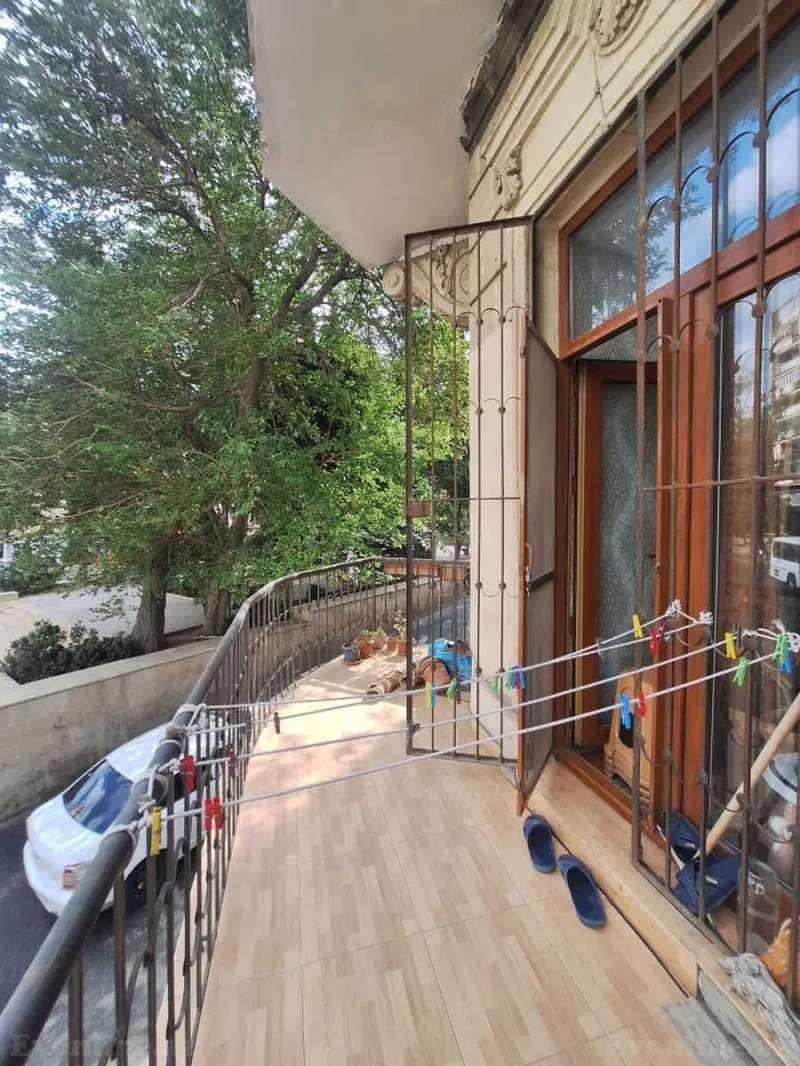 Satılır 2 otaqlı Mənzil Köhnə tikili 56 m² Səbail r. - şəkil 11