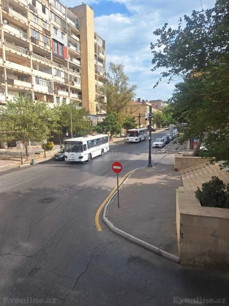 Satılır 2 otaqlı Mənzil Köhnə tikili 56 m² Səbail r. - şəkil 16