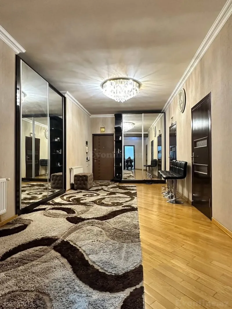 Satılır 3 otaqlı Mənzil Yeni tikili 130 m² Neftçilər m. - şəkil 3