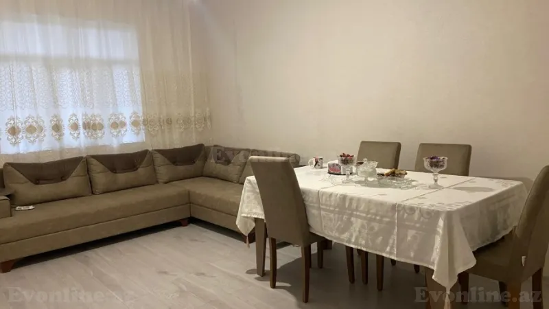 Satılır 5 otaqlı Mənzil Köhnə tikili 120 m² Qaraçuxur