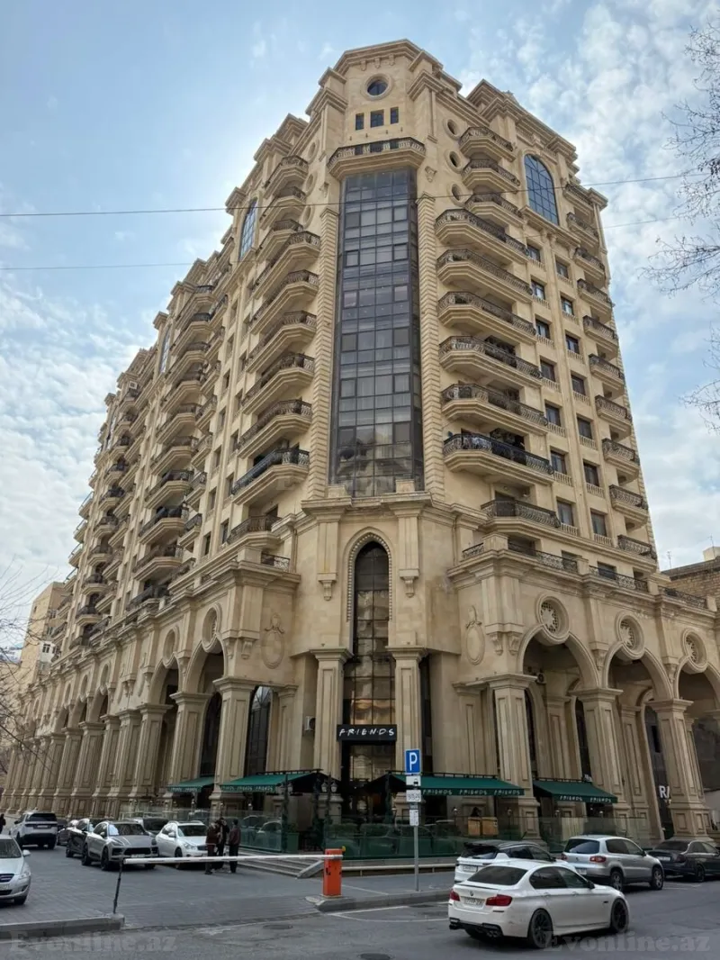 Satılır 4 otaqlı Mənzil Yeni tikili 230 m² 28 May m.