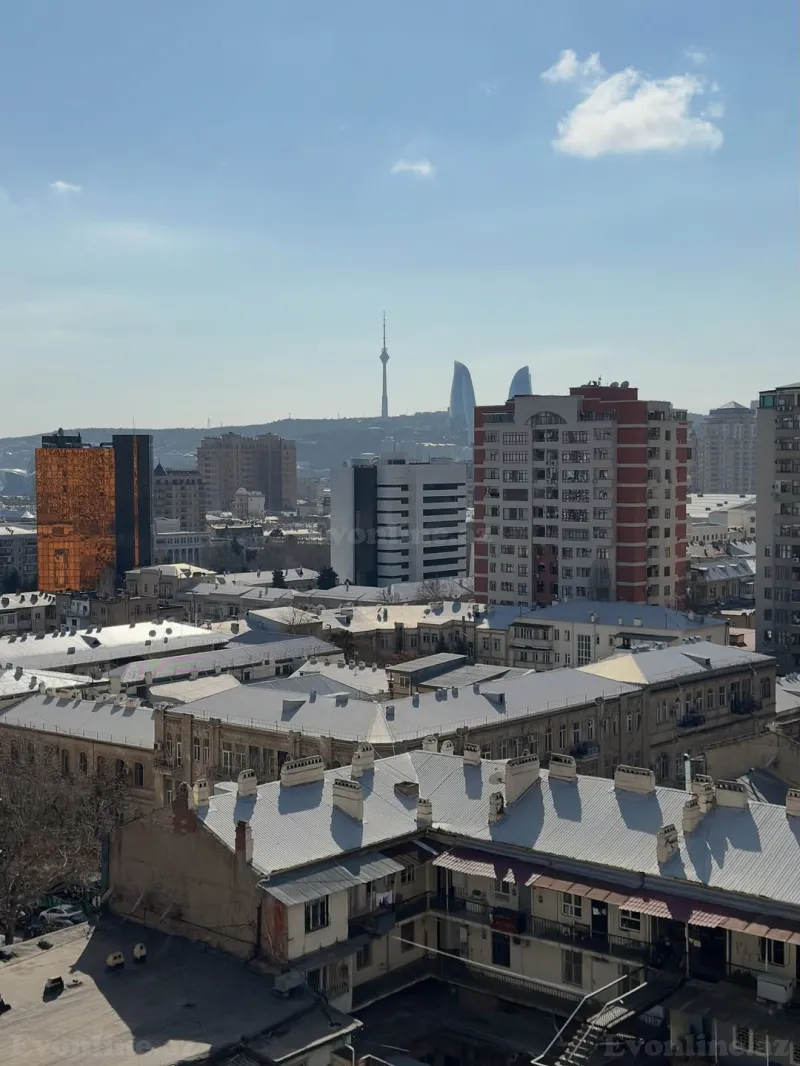 Satılır 3 otaqlı Mənzil Yeni tikili 137 m² 28 May m.