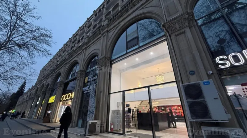 Kirayə verilir Ofis 140 m² 28 May m.