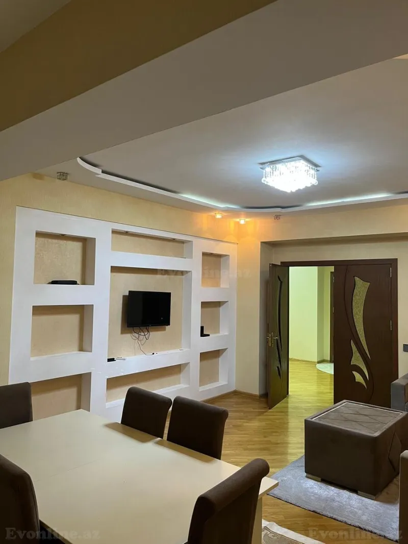 Kirayə verilir 3 otaqlı Mənzil Yeni tikili 130 m² 8-ci kilometr
