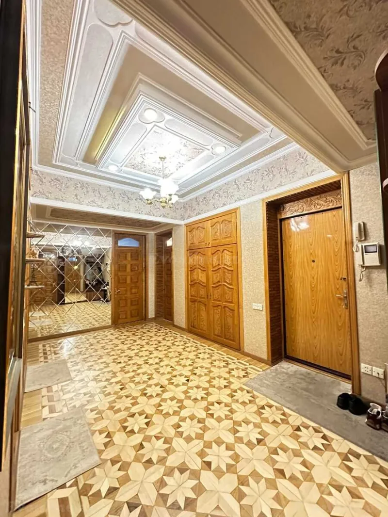 Satılır 4 otaqlı Mənzil Yeni tikili 150 m² Nizami m. - şəkil 13