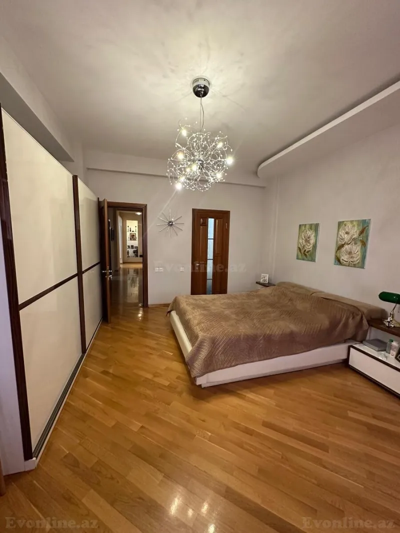 Satılır 4 otaqlı Mənzil Yeni tikili 190 m² Gənclik m. - şəkil 6