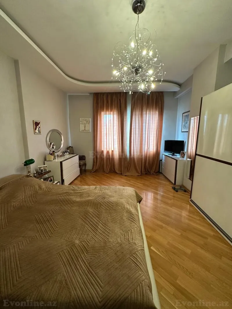 Satılır 4 otaqlı Mənzil Yeni tikili 190 m² Gənclik m. - şəkil 18