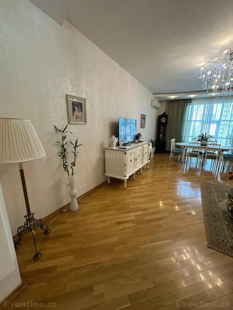 Satılır 4 otaqlı Mənzil Yeni tikili 190 m² Gənclik m. - şəkil 19