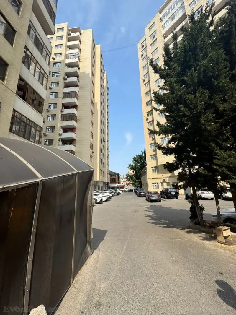 Satılır 3 otaqlı Mənzil Yeni tikili 135 m² Elmlər Akademiyası m. - şəkil 3