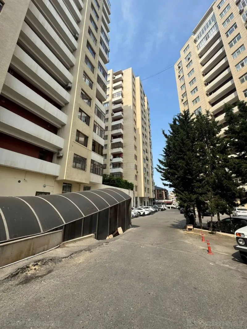 Satılır 3 otaqlı Mənzil Yeni tikili 135 m² Elmlər Akademiyası m. - şəkil 4