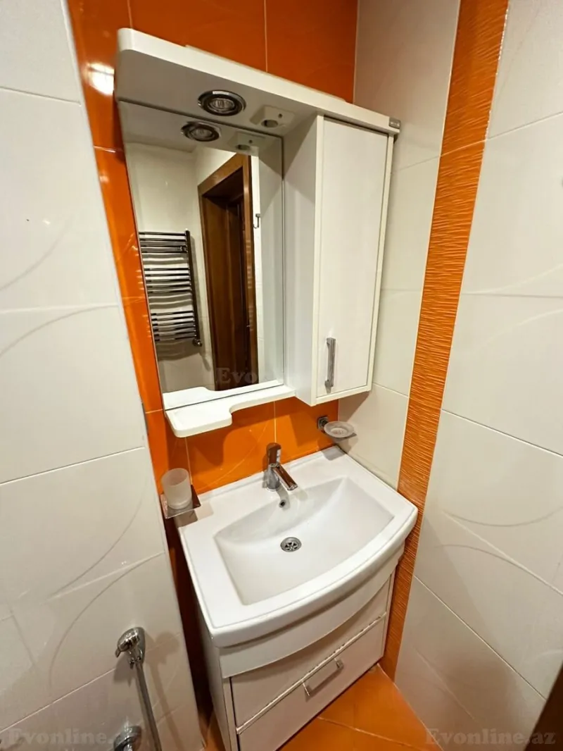 Kirayə verilir 3 otaqlı Mənzil Yeni tikili 160 m² 8 Noyabr m. - şəkil 18