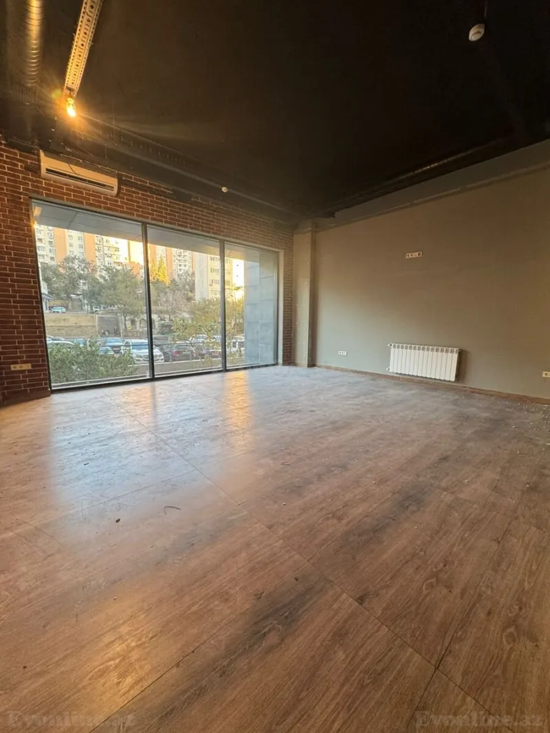 Kirayə verilir Obyekt 135 m² Xətai r.