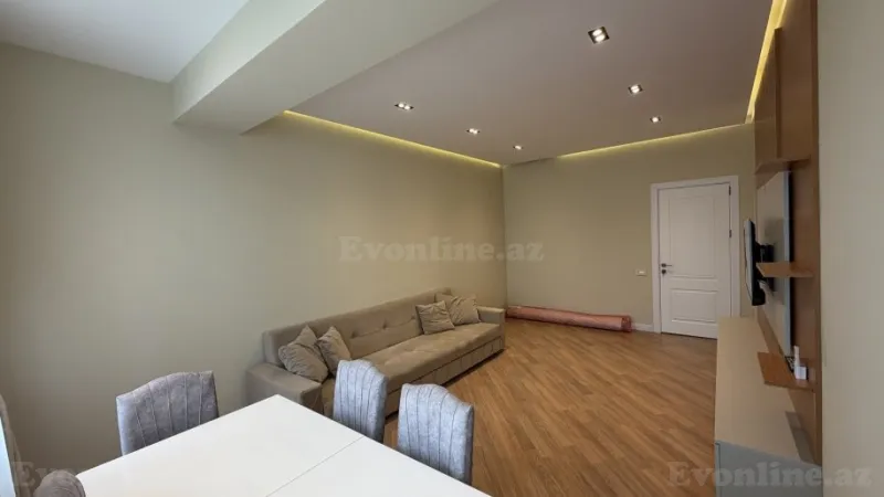 Satılır 2 otaqlı Mənzil Yeni tikili 70 m² Koroğlu m. - şəkil 3