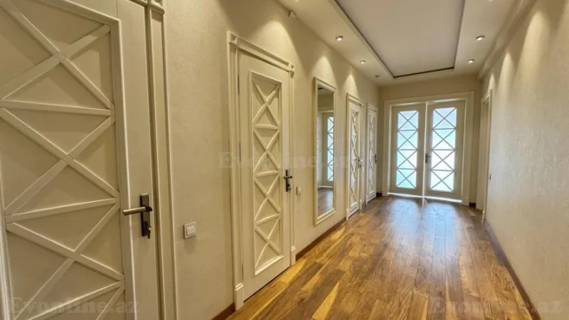 Satılır 3 otaqlı Mənzil Yeni tikili 135 m² İnşaatçılar m. - şəkil 3